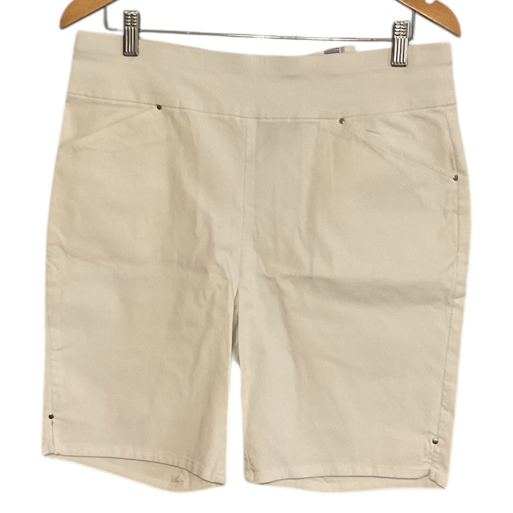 INC International Concepts white Flat Front Shorts‎ size 12 pull on - Picture 2 of 10